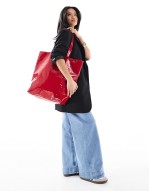 shopper bag in shiny red