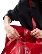 shopper bag in shiny red